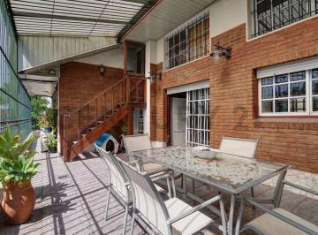 Casa · 230m² · 4 Ambientes · 1 Cochera · Venta Casa 4 Ambientes con Dependencia| Escritorio|local|cochera - Parque Avella