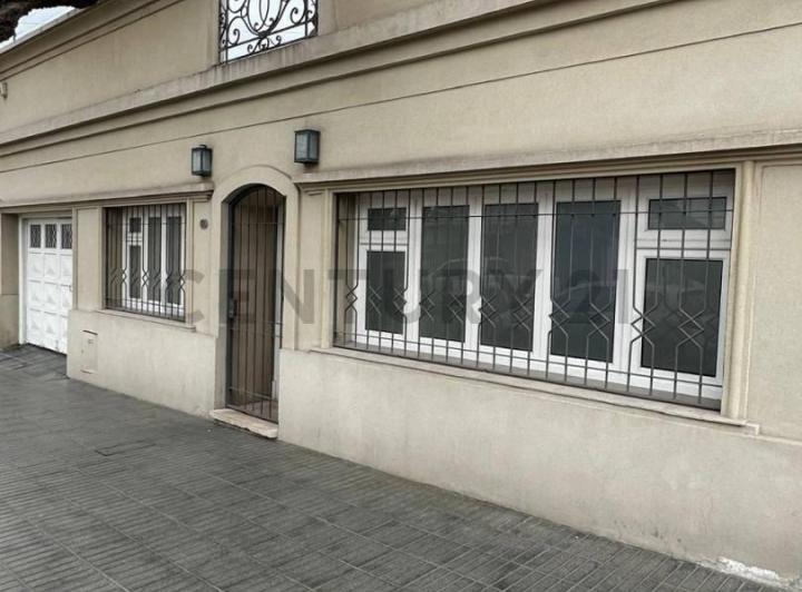 Casa · 184m² · 6 Ambientes · 1 Cochera