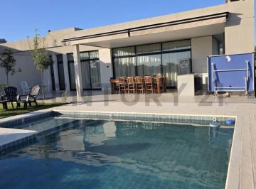 Casa · 150m² · 4 Ambientes · 2 Cocheras · Venta Casa 4 Ambientes con Escritorio, Pileta y Vista a Arboleda | Barrio Norte