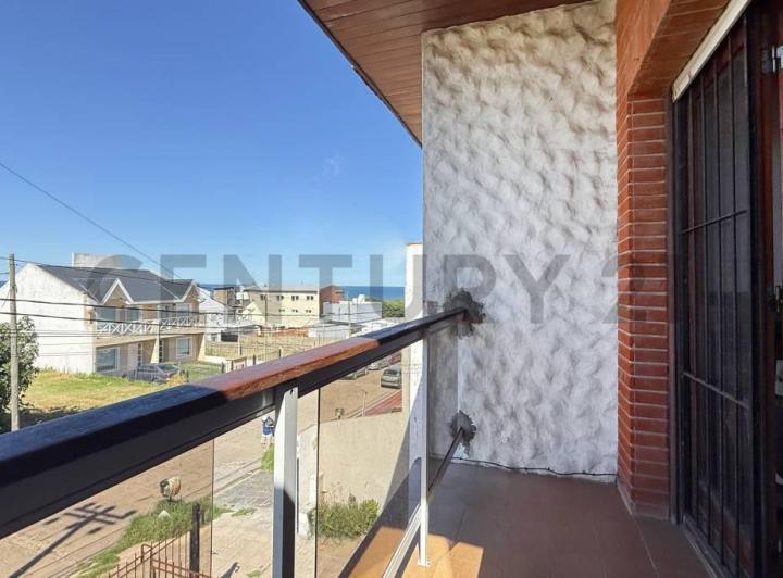 Casa · 135m² · 5 Ambientes · 1 Cochera