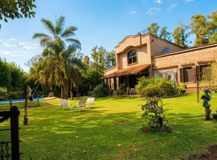 Casa · 202m² · 6 Ambientes · 1 Cochera
