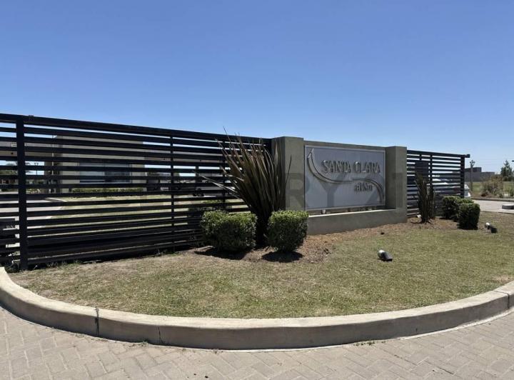 Terreno · 732m²