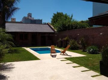 Casa · 250m² · 5 Ambientes · 1 Cochera · Venta Casa de 5 Ambientes en Ramos Mejia