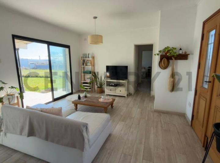 Casa · 90m² · 3 Ambientes · 4 Cocheras