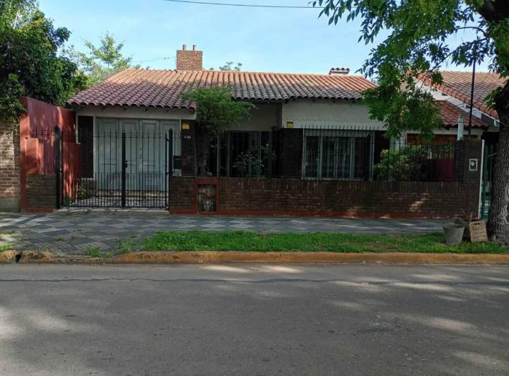 Casa · 85m² · 2 Ambientes · 1 Cochera