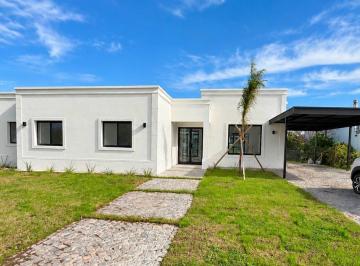 Casa · 180m² · 6 Ambientes · 4 Cocheras · Casa en Venta Al Lago en San Matias Area I con Pileta Galería Cerrada de 6 Ambientes de Calidad