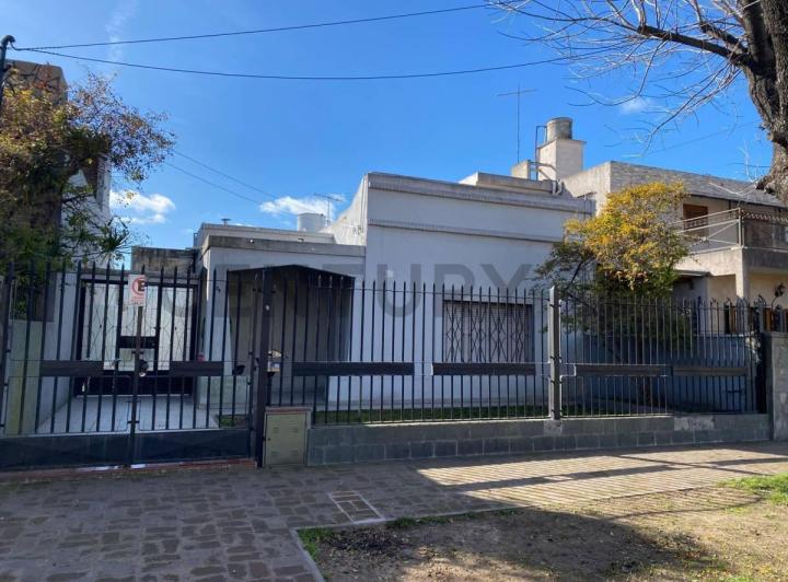 Casa · 100m² · 3 Ambientes · 1 Cochera