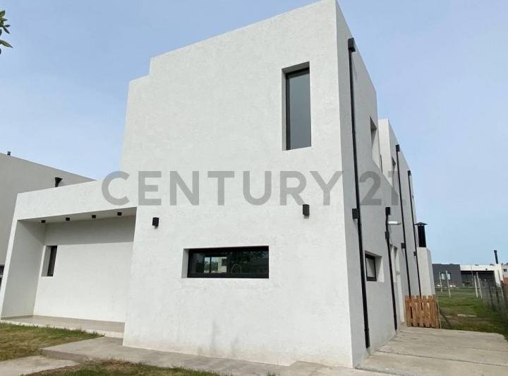 Casa · 188m² · 4 Ambientes · 3 Cocheras