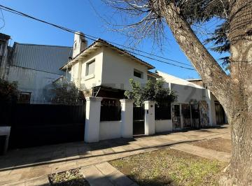 Casa · 115m² · 5 Ambientes · Casa en Alquiler en City Bell