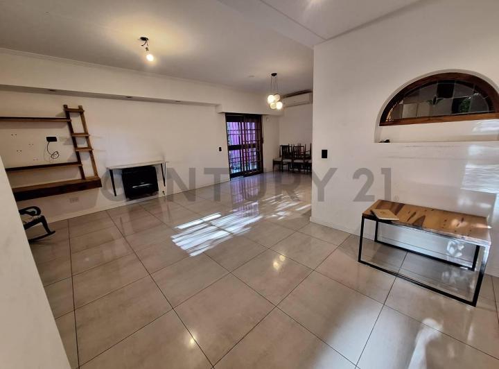 Casa · 167m² · 4 Ambientes · 2 Cocheras