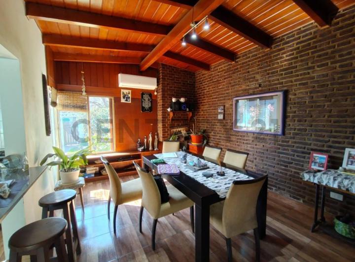Casa · 75m² · 3 Ambientes · 2 Cocheras