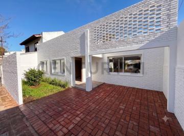 Casa · 115m² · 4 Ambientes · 1 Cochera · Casa en Venta en Gonnet, 495 E/ 17 y 18