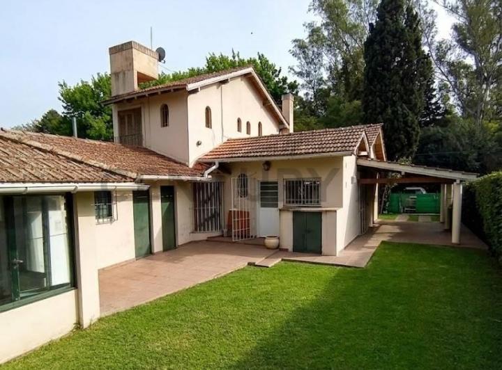 Casa en venta en Carlos Spegazzini · 5 ambientes