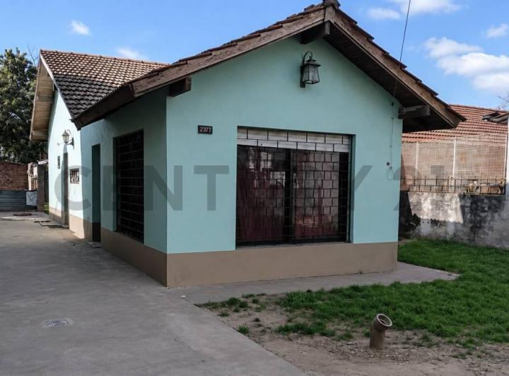 Casa · 90m² · 4 Ambientes · 3 Cocheras
