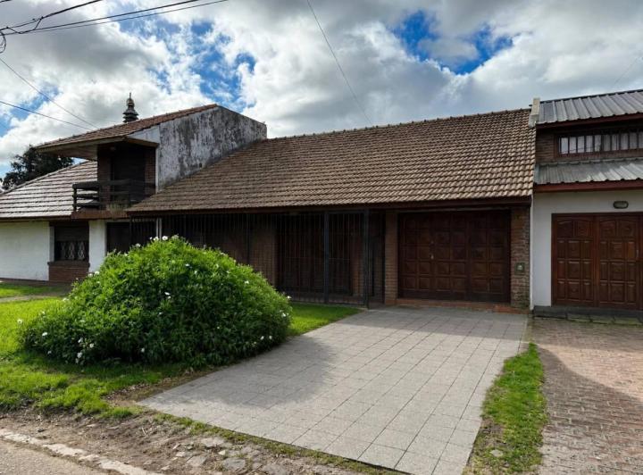 Casa · 140m² · 3 Ambientes · 1 Cochera