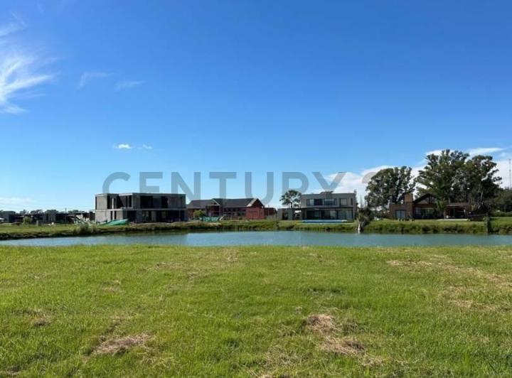 Terreno · 730m²