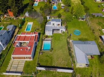 Casa · 110m² · 6 Ambientes · 1 Cochera · Casa en Venta Parque Sicardi
