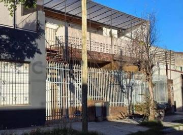 Casa · 124m² · 5 Ambientes · 2 Cocheras · Casa Multifamiliar - 3 Prop. en Villa Luzuriaga, Buenos Aires - Apto Crédito