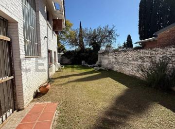 Casa · 322m² · 9 Ambientes · 1 Cochera · Hermosa Casa en Cerro de Las Rosas 4 Dorm/pileta