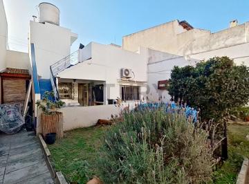 Casa · 110m² · 3 Ambientes · Casa en Venta en Parque Avellaneda con Jardin, Quincho y Terraza