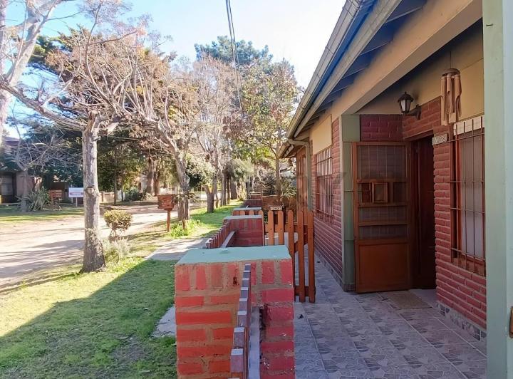 Casa · 180m² · 7 Ambientes · 4 Cocheras