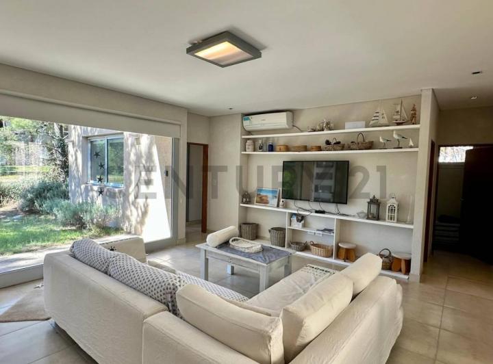 Casa · 170m² · 5 Ambientes · 1 Cochera