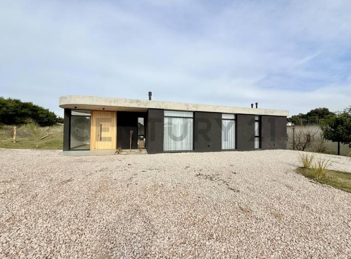 Casa · 196m² · 5 Ambientes · 1 Cochera