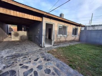 Casa · 56m² · 3 Ambientes · 1 Cochera · 34 Entre 138 y 138 Bis - PH Tipo Casa de Dos Dorm. en Venta