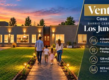 Casa · 128m² · 4 Ambientes · 2 Cocheras · Casa Quinta Los Juncos
