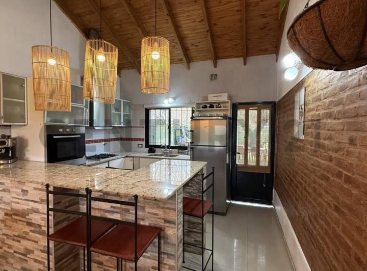 Casa · 127m² · 6 Ambientes · 1 Cochera