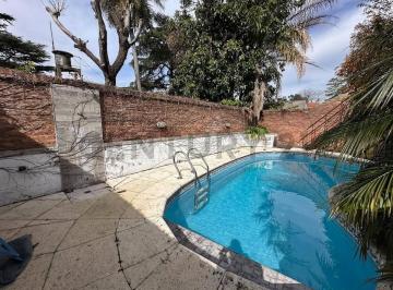 Casa · 230m² · 6 Ambientes · 1 Cochera · Excelente Chalet en Don Torcuato - Cuatro Dorm. - Quincho y Pileta