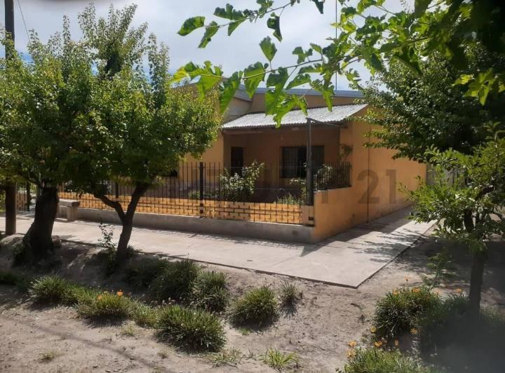 Casa · 94m² · 5 Ambientes · 1 Cochera