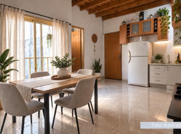 Casa · 24m² · 2 Ambientes · Venta PH 2 Amb. Tipo Dúplex con Bajas Expensas en Monte Castro