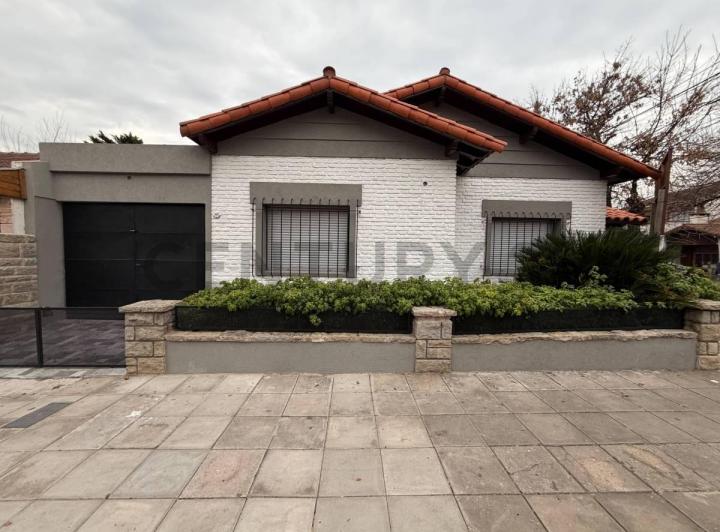 Casa · 100m² · 3 Ambientes · 1 Cochera