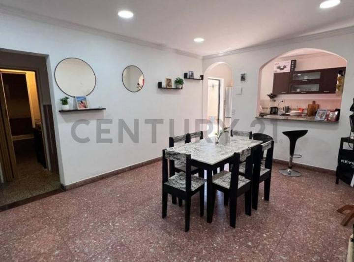 Casa · 77m² · 3 Ambientes · 1 Cochera