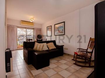 Departamento · 67m² · 5 Ambientes · Venta Departamento de 3 Dorm. con Balcón en Lourdes, Rosario