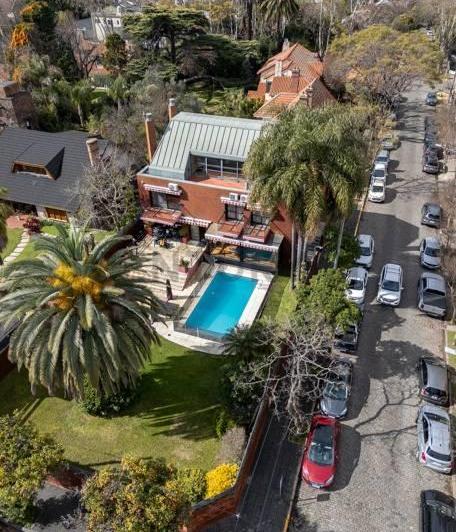 Casa · 690m² · 8 Ambientes