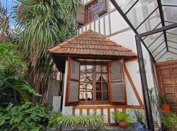 Casa · 192m² · 5 Ambientes · 1 Cochera · Venta Casa 3 Dorm. Pileta Lote Propio Flores