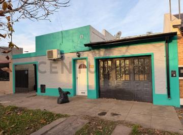 Casa · 73m² · 4 Ambientes · 1 Cochera · Venta de Casa Familiar en Rafaela - Barrio Juan de Garay