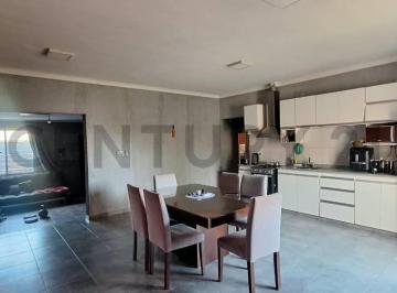 Casa · 95m² · 4 Ambientes · 2 Cocheras · Casa en Venta, Rodeo del Medio, Maipu
