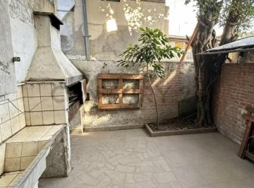 Casa · 65m² · 3 Ambientes · 1 Cochera · Venta Triplex 3 Ambientes C/cochera Monte Castro