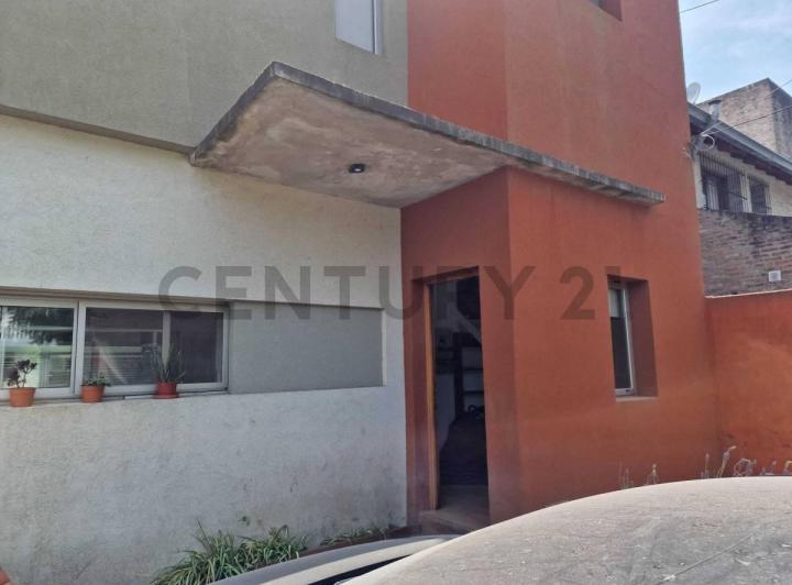 Casa · 105m² · 4 Ambientes · 2 Cocheras