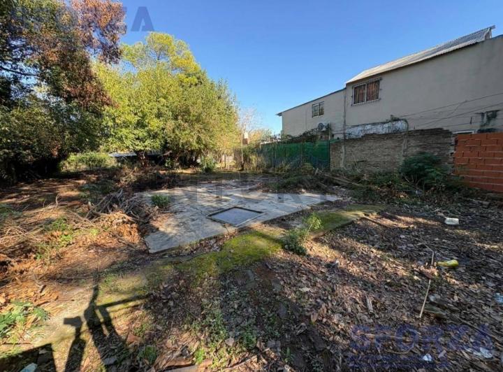 Terreno · 711m²