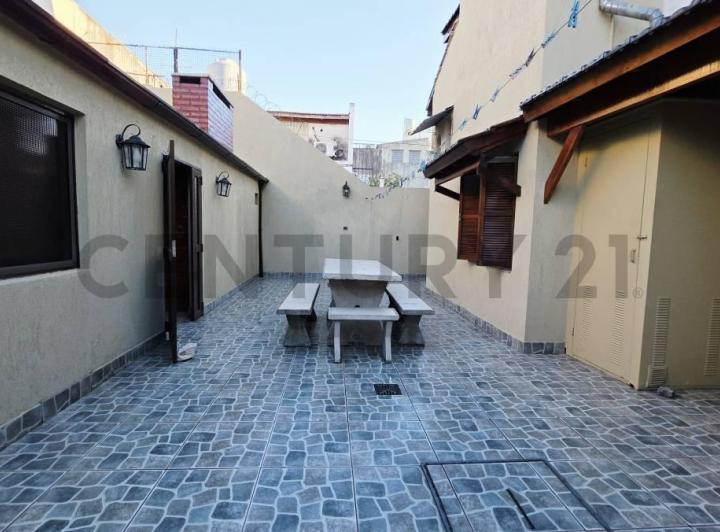 Casa · 147m² · 5 Ambientes · 2 Cocheras