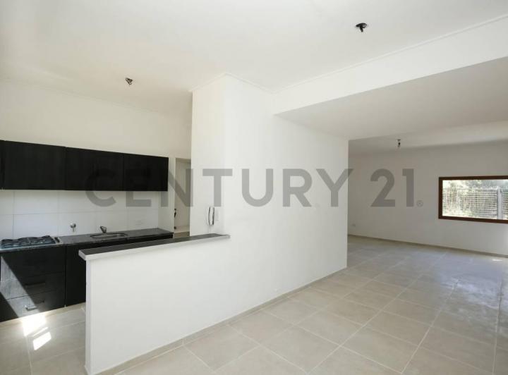 Casa · 92m² · 3 Ambientes · 2 Cocheras