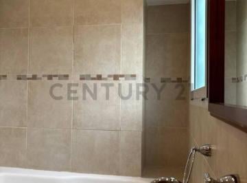 Casa · 199m² · 4 Ambientes · 2 Cocheras · Casa en Alquiler Los Alisos Nordelta