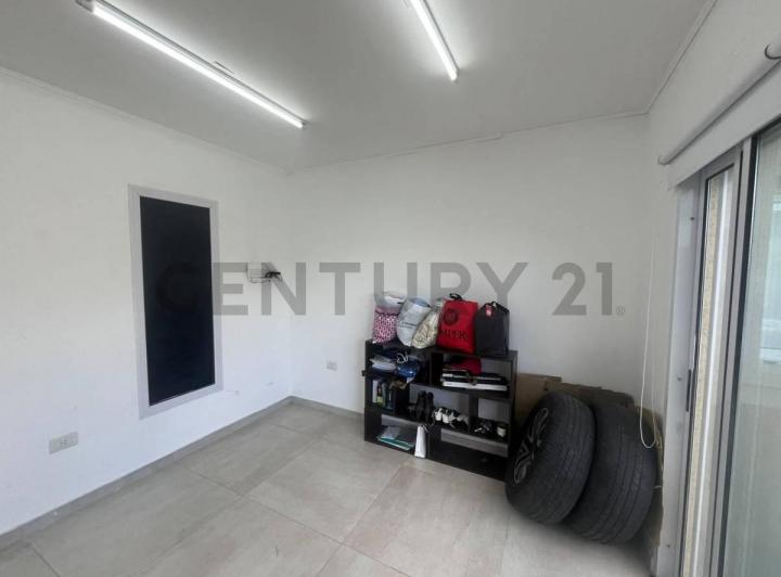 Casa · 165m² · 4 Ambientes · 4 Cocheras