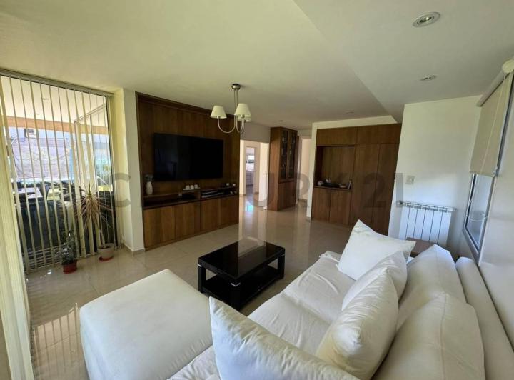 Casa · 230m² · 5 Ambientes