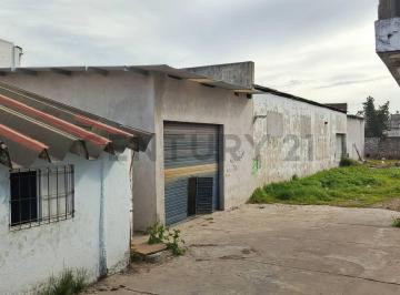 Bodega-Galpón · 280m² · 1 Cochera · Galpón en Venta en Moreno Sobre Av Libertador – 851 m² de Terreno