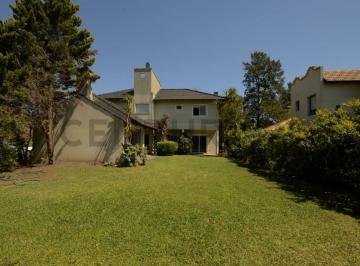 Casa · 260m² · 5 Ambientes · 2 Cocheras · Casa en Venta en El Lauquén Club de Campo – Excelente Calidad Constructiva